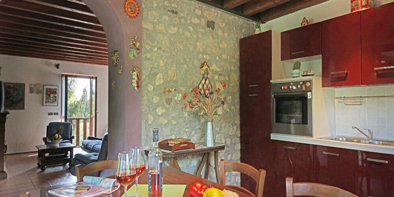 Traditional stone house for 12 people with private pool near Lake Garda