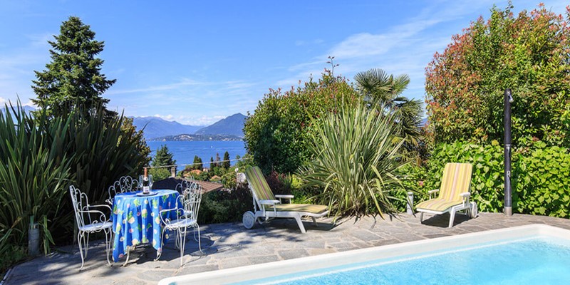 5 bedroomed villa with private pool overlooking Lake Maggiore