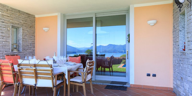 Luxury 5 bedroomed villa with private pool overlooking Lake Maggiore