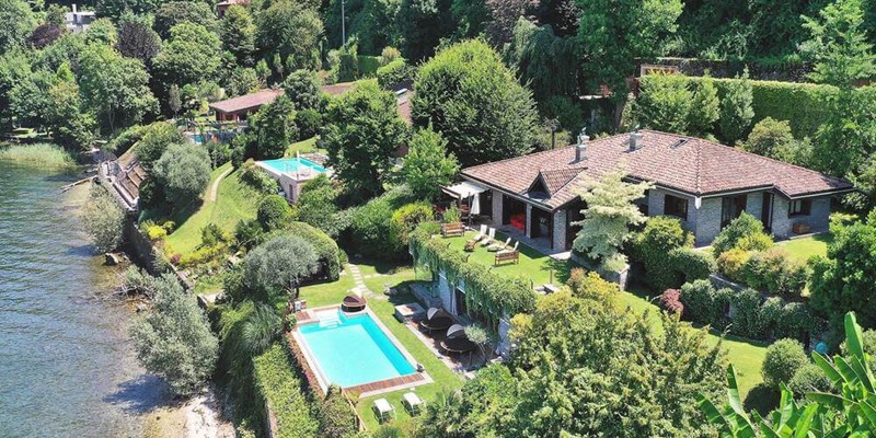 Luxury 5 bedroomed villa with private swimming pool overlooking Lake Maggiore