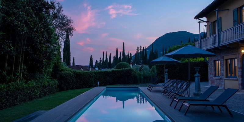 Villa in Lake Garda for 8 people with private swimming & within walking distance of restaurants swimming pool