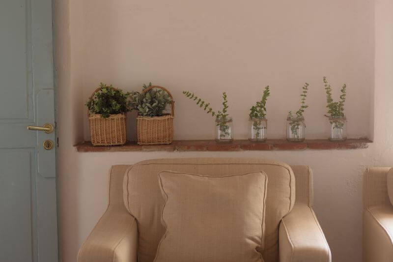 Low priced apartment for 6 people with swimming pool in the Chianti region of Tuscany chair