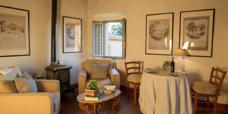 Low priced apartment for 2 people with swimming pool in the Chianti region of Tuscany living room