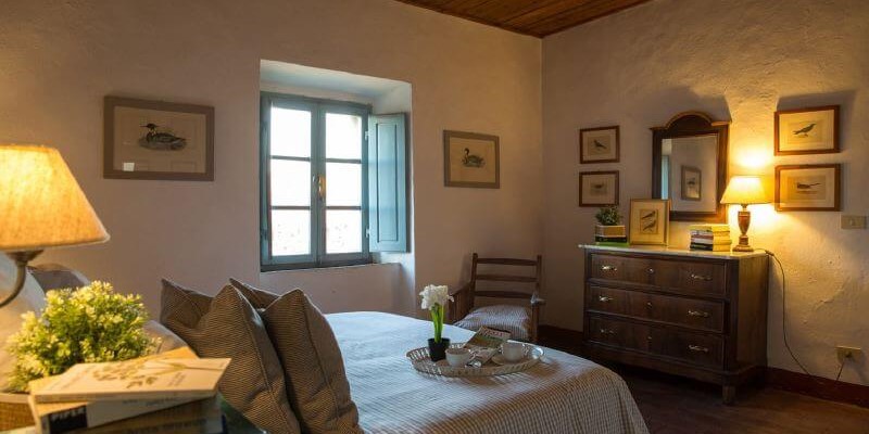 Low priced apartment for 2 people with swimming pool in the Chianti region of Tuscany bedroom