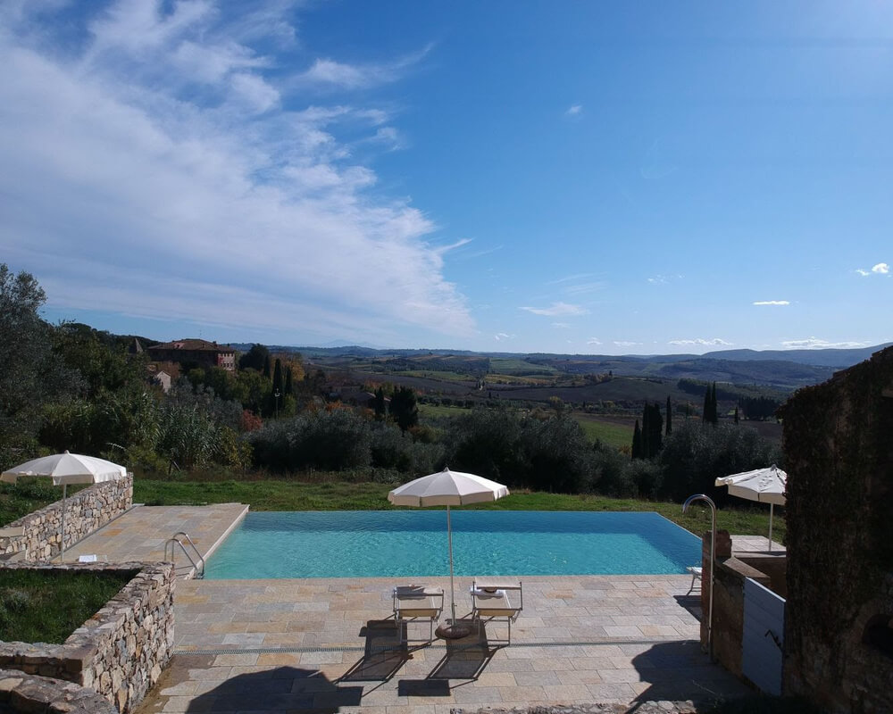 Low priced apartment for 6 people with swimming pool in the Chianti region of Tuscany New Pool 2