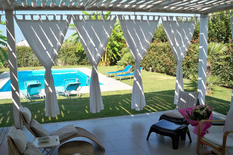 Lovely 2 bedroomed villa with private pool near Plaja Grande beach - view of the pool
