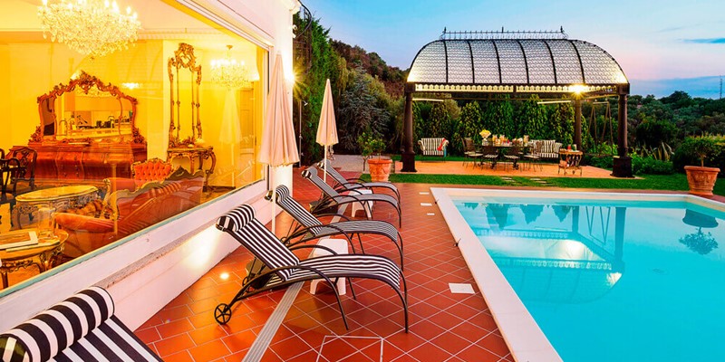 Luxury 5 bedroomed villa with private pool near Capo d'Orlando beach - next to pool