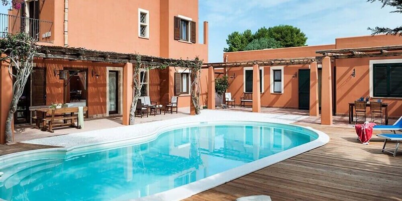 Beautiful 4 bedroomed villa near Marsala with private pool