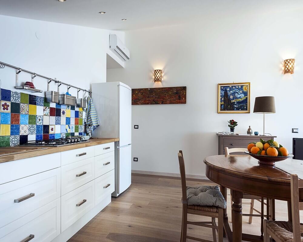 Delightful sea front apartment for 2 in Sicily