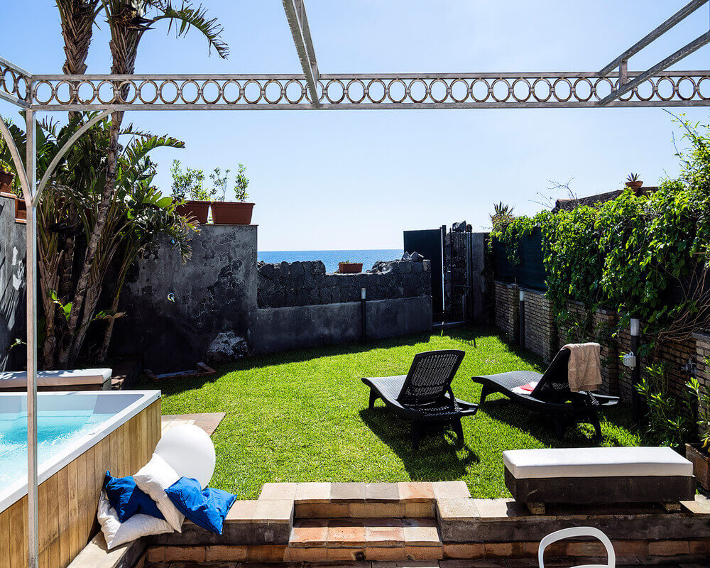 Villa for 4 people near the beaches of Acireale in the east of Sicily