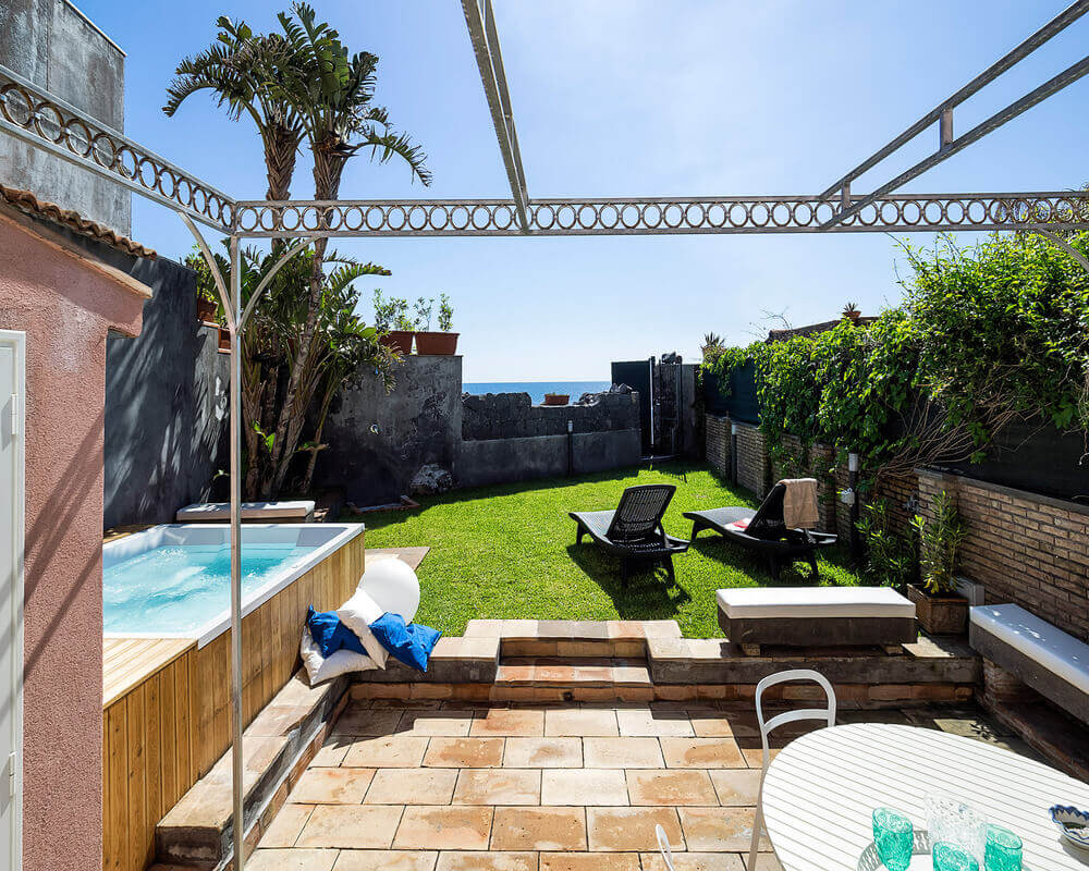 Villa for 4 people near the beaches of Acireale in the east of Sicily