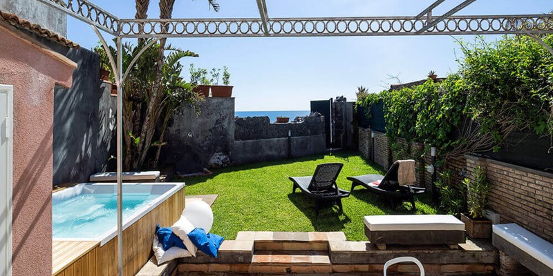 Villa for 4 people near the beaches of Acireale in the east of Sicily