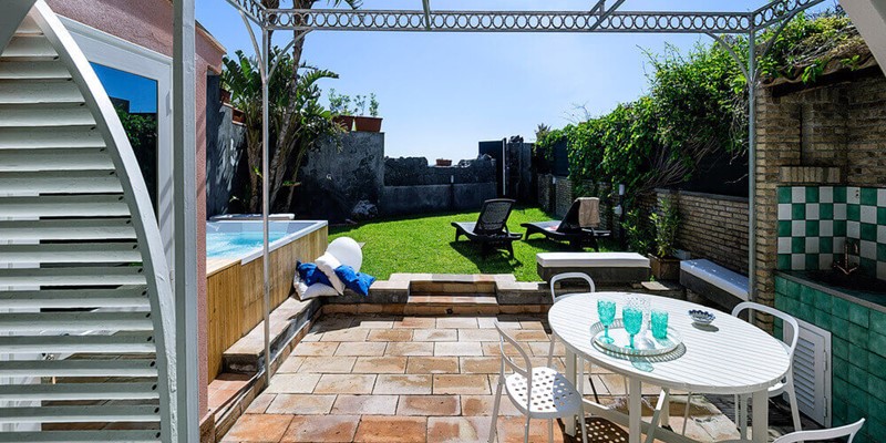 Villa for 4 people near the beaches of Acireale in the east of Sicily