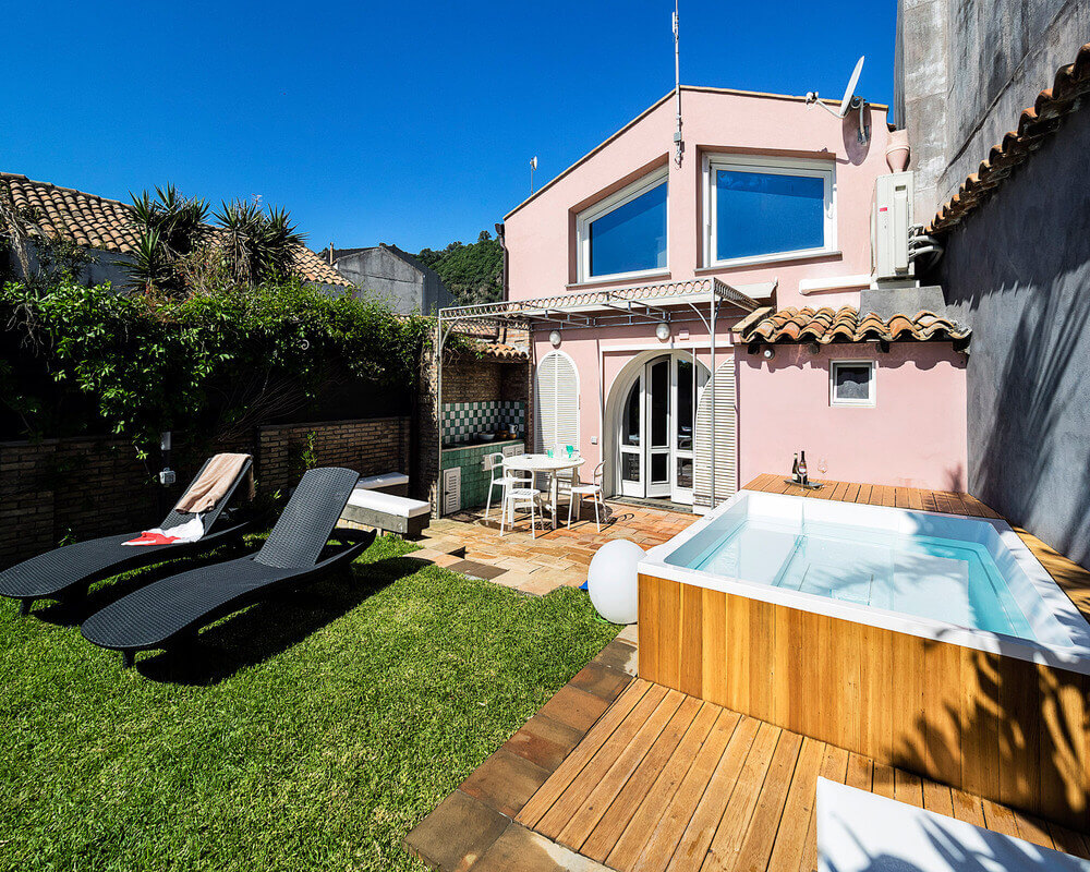 Villa for 4 people near the beaches of Acireale in the east of Sicily