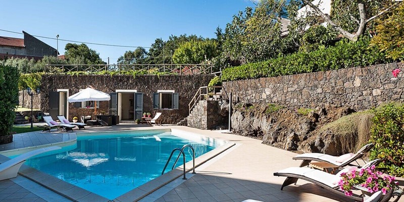 Beautiful little private villa with pool on slopes of Mount Etna