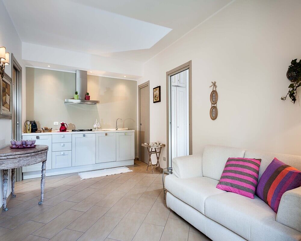 Beautiful little private villa with pool on slopes of Mount Etna