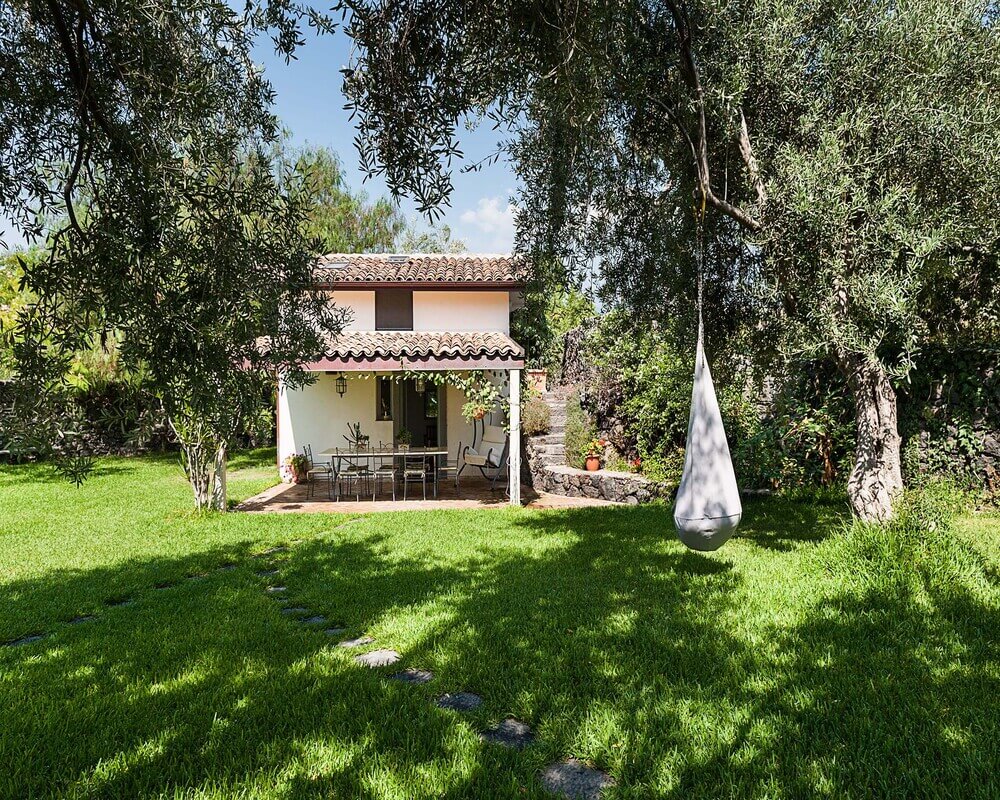 Great group of apartments in Sicily with shared pool 