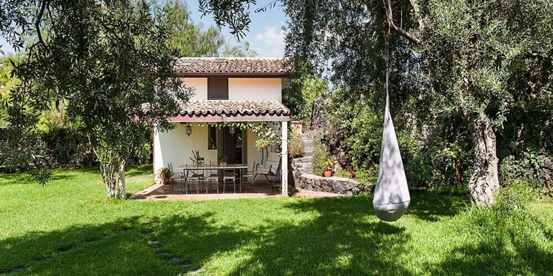 Great group of apartments in Sicily with shared pool