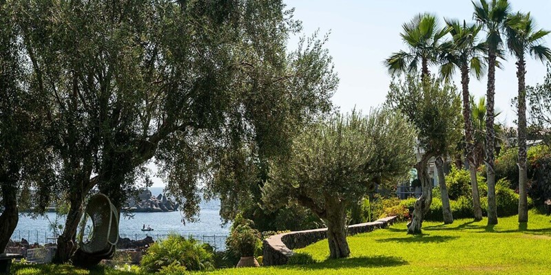 Great group of apartments in Sicily with shared pool