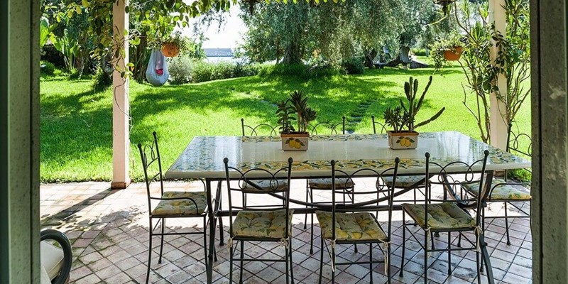 Great group of apartments in Sicily with shared pool