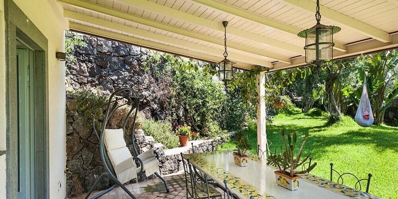 Great group of apartments in Sicily with shared pool