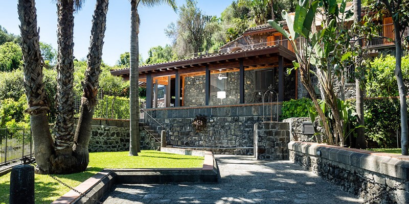 Beautiful Villa On The Beach To Rent In Sicily, Italy 2023