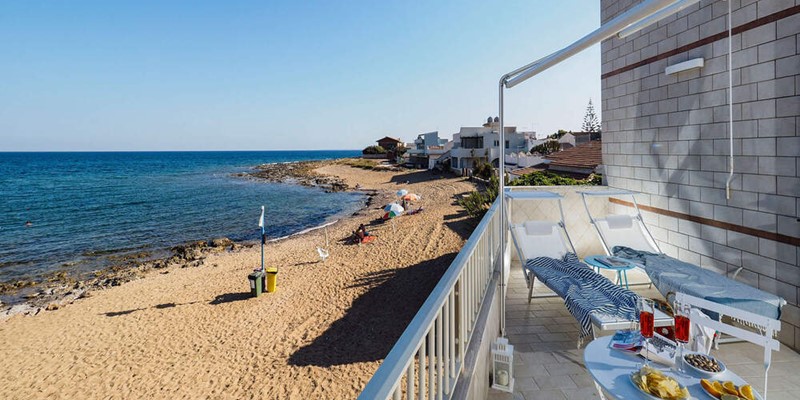 Sea front apartment for 4 people in south east Sicily