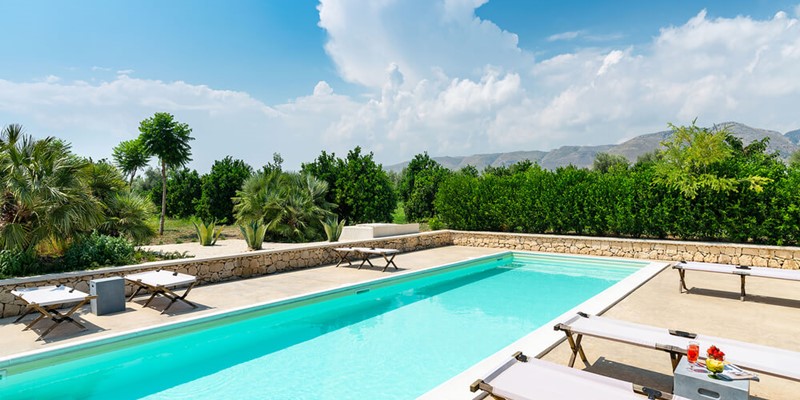 Villa for 12 people with private pool and near the beach in south east Sicily