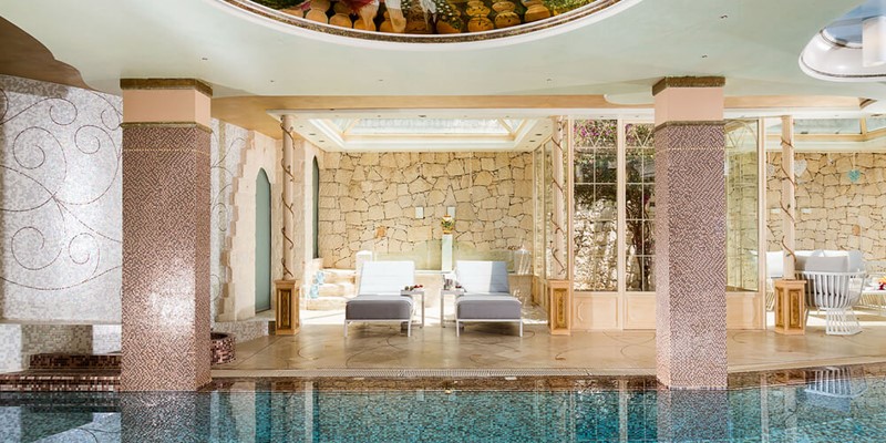 Luxury villa in Sicily for 8 people with heated indoor pool & spa