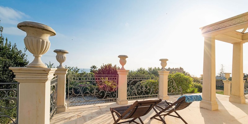 Luxury villa in Sicily for 8 people with heated indoor pool & spa