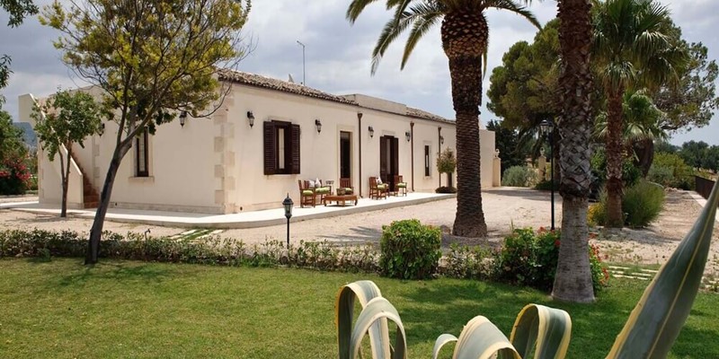 Old Country Villa With Private Pool To Rent In Sicily, Italy 2023