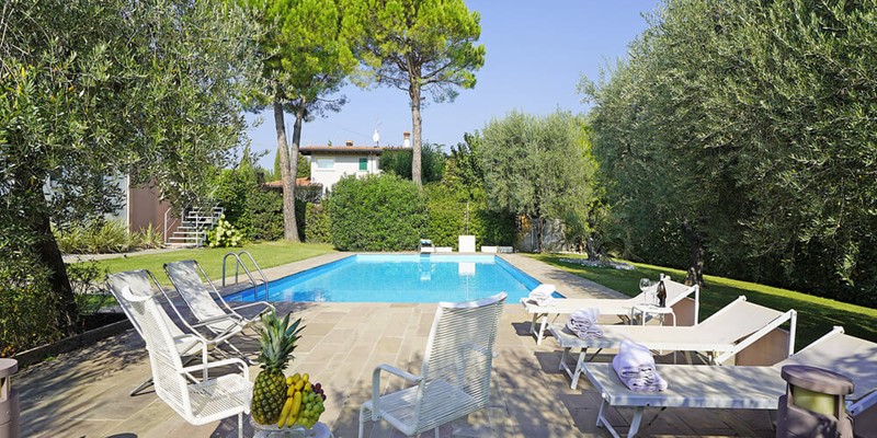 Beautiful Villa With Private Pool & Beach Access To Rent In Lake Garda, Italy 2023