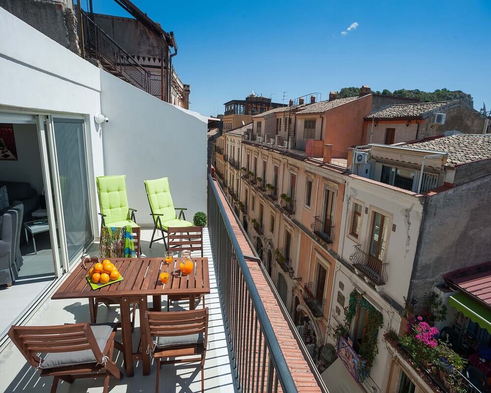Exclusive Apartment For 4 People To Rent In Taormina, Sicily