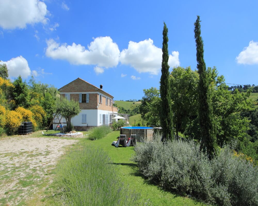 Hilltop Villa With Private Pool To Rent In Le Marche For 2023