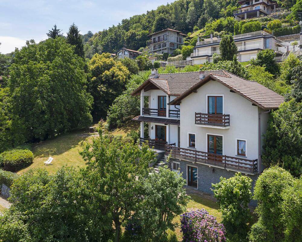 Hillside Villa With 5 Bedrooms To Rent In Lake Maggiore, Italy
