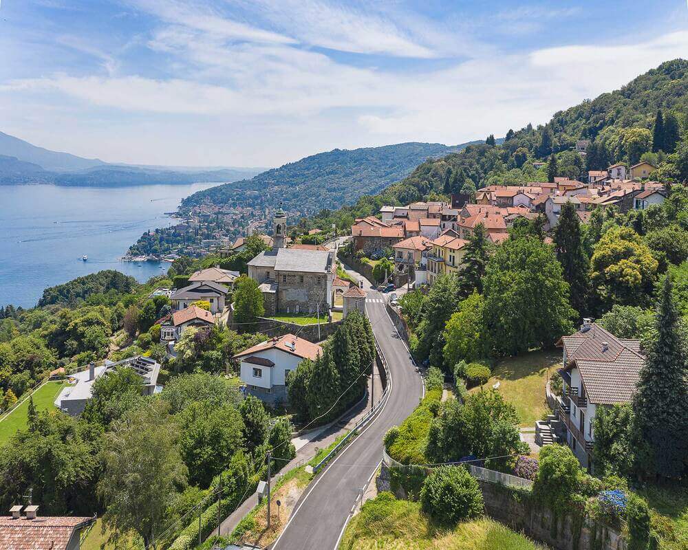 Hillside Villa With 5 Bedrooms To Rent In Lake Maggiore, Italy
