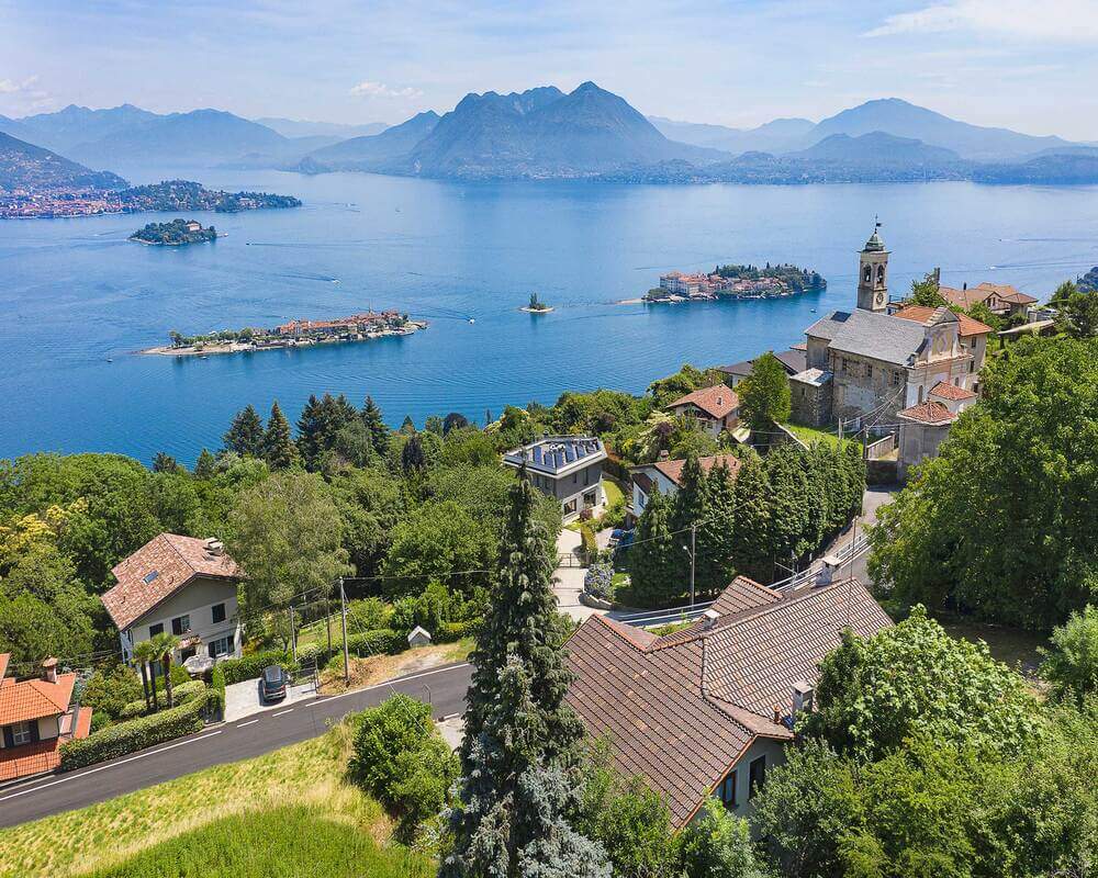 Hillside Villa With 5 Bedrooms To Rent In Lake Maggiore, Italy