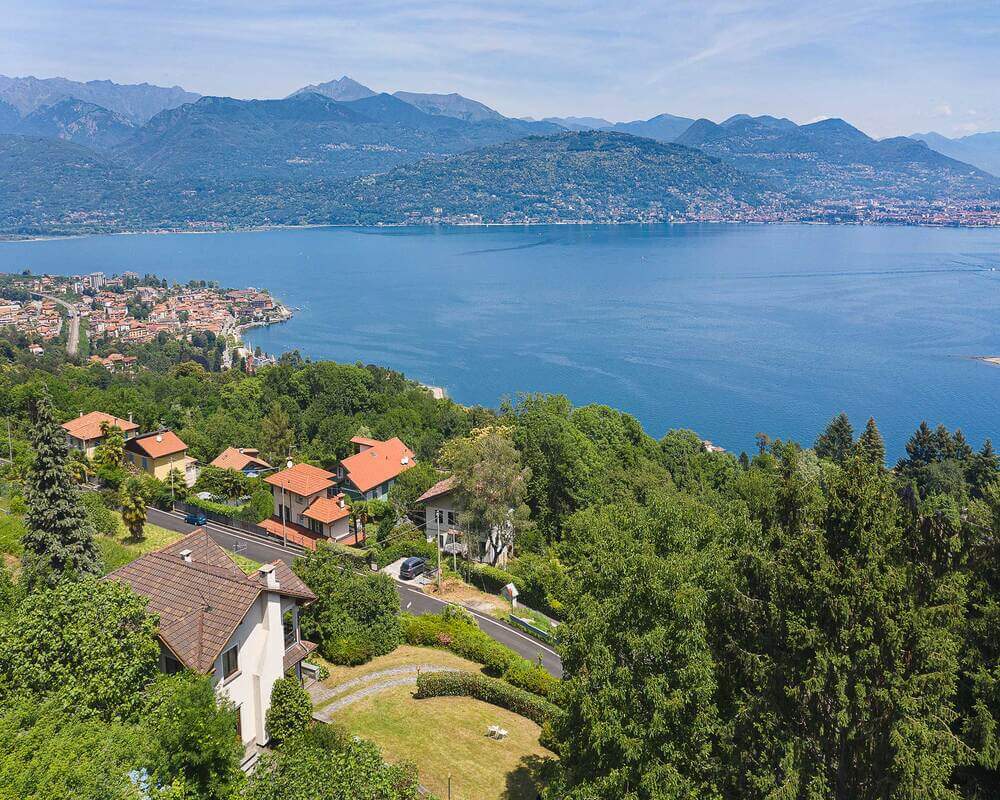 Hillside Villa With 5 Bedrooms To Rent In Lake Maggiore, Italy