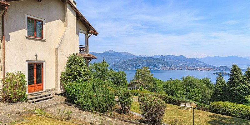 Hillside Villa With 5 Bedrooms To Rent In Lake Maggiore, Italy