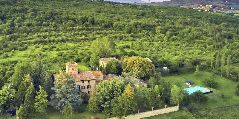 Traditional Villa With 5 Bedrooms & Pool To Rent In Tuscany, Italy 2023