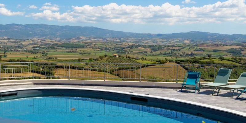 Hill Top Villa With Private Pool To Rent In Tuscany, Italy 2023