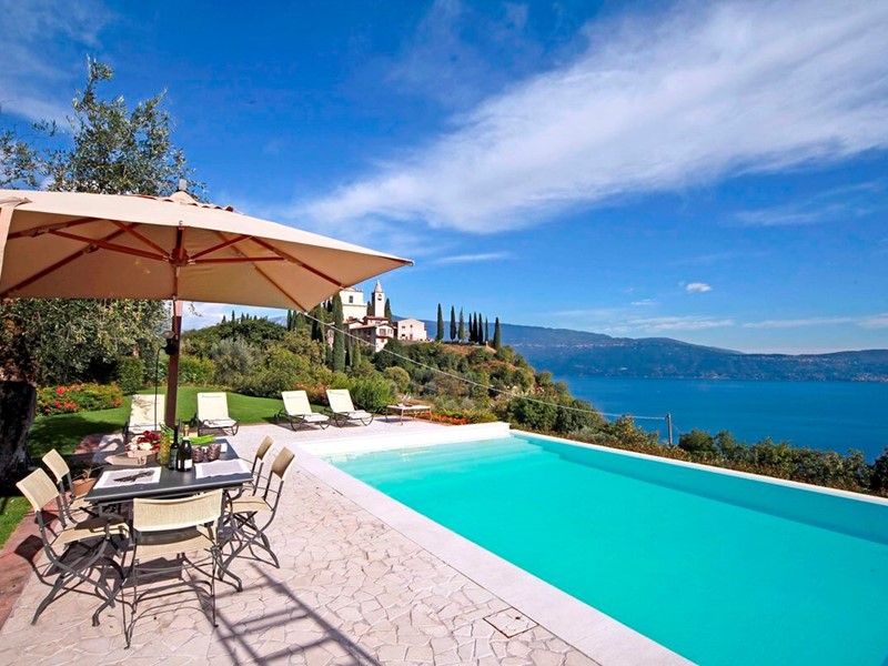 Villas At Lake Garda Holiday Homes In Italy The Villa Speciailists villas-at-lake-garda-holiday-homes-in-italy-the-villa-speciailists