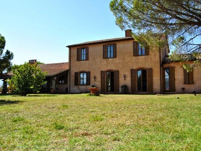 Villa with private pool near Tuscan coast