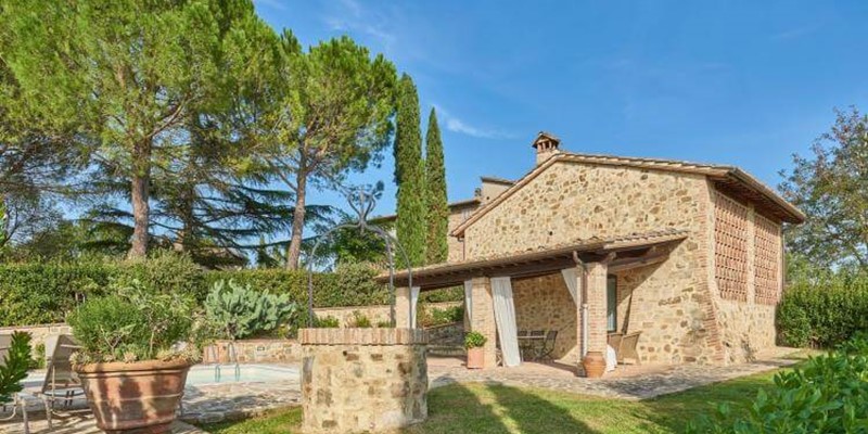 Villa in Chianti region suitable for 2 families