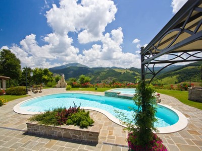 Large apartment in beautiful stone house near Apecchio in Le Marche