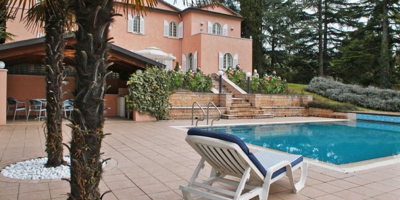 Large villa in Lake Garda with private pool within walking distance of amenities