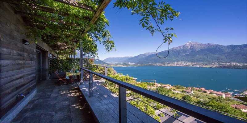 Scenic Lake Como villa with shared pool