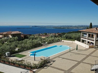 Family friendly apartment in Lake Garda with shared pool and great lake views