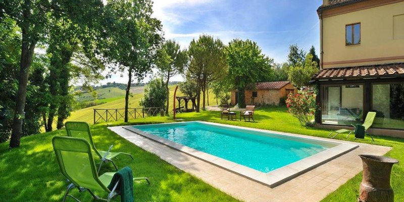 Spacious Le Marche villa with pool within walking distance of amenities in the village of Montemaggiore del Metauro
