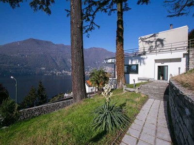 Chic modern Lake Como villa with spectacular views across the lake